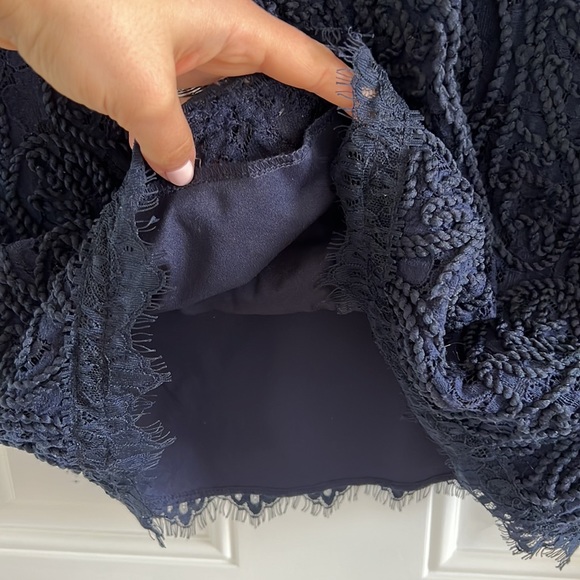 Navy sleeveless cocktail dress with lace and texturing. Size L. - Picture 7 of 11